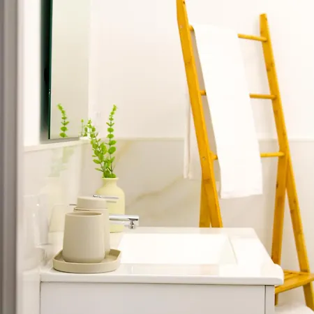 Casa Castillo, * Ézaro