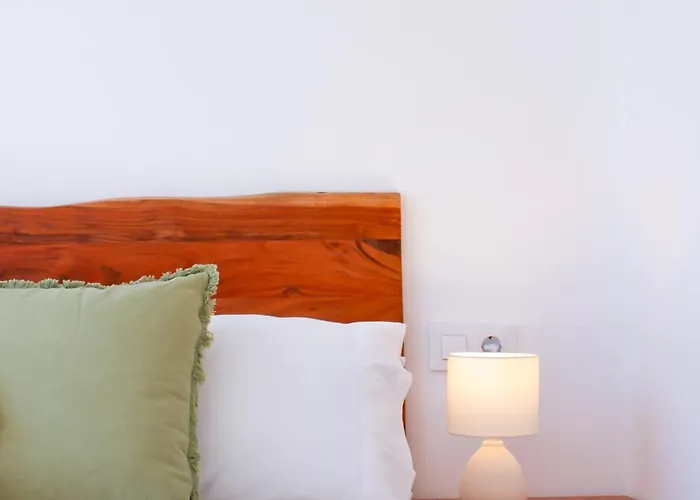 Casa Castillo, * Ézaro